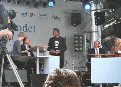 ONE.org Marie Lessing, Hans-Dietrich Genscher, Cherno Jobatey, Dirk Niebel, Sabine Christiansen
